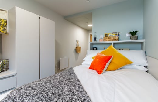 Silver En Suite